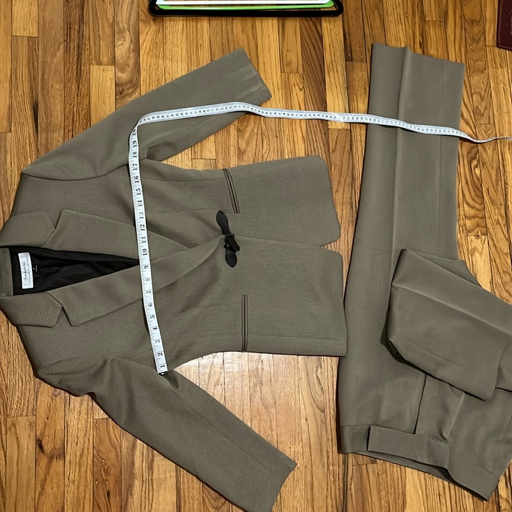 Tahari suit set. Size 4
